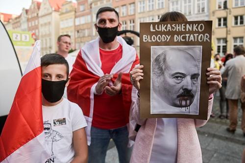 Эксперт из Белоруссии предрек возможную гибель столкнувшегося с протестами Лукашенко