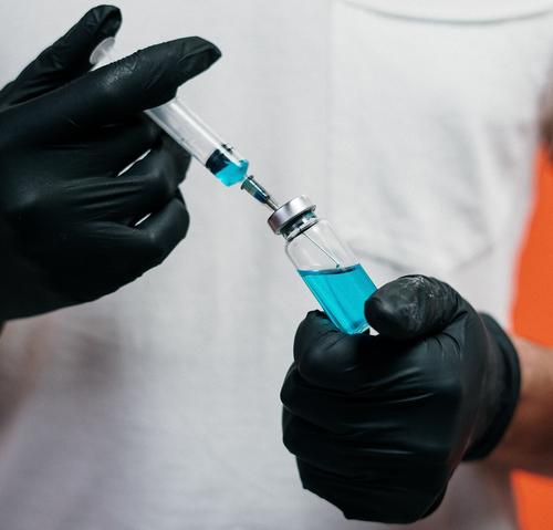 В «Векторе» начался второй этап испытаний вакцины против коронавируса