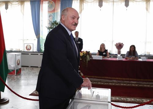 Лукашенко исключил проведение перевыборов президента в Белоруссии