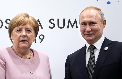 Меркель и Путин по телефону обсудили ситуацию в Белоруссии