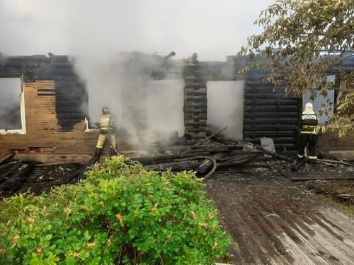 В деревне  Лодейка под Великим Устюгом сгорела деревянная школа