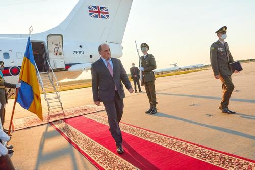Британский министр обороны прибыл в Киев «укреплять сотрудничество между Великобританией и Украиной»
