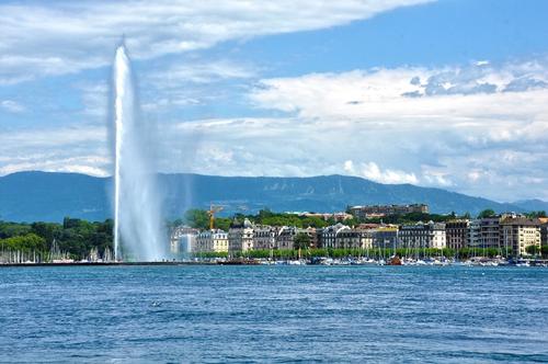 Власти Женевы предоставят туристам деньги «на карманные расходы»