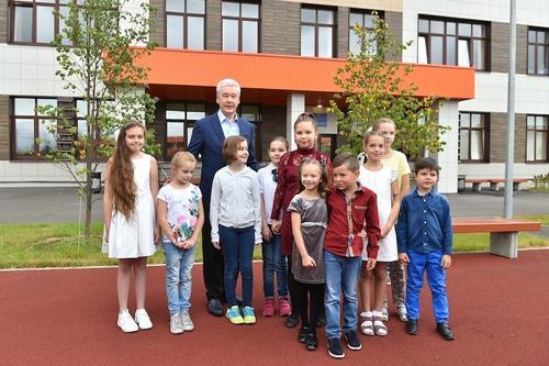 В Москве 1 сентября впервые распахнут свои двери 18 школ и детсадов