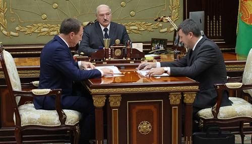 Лукашенко высказался об экономических потерях из-за «хождений по улицам»