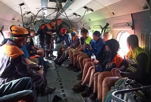 Спасатели нашли пропавших в горах Сочи туристов