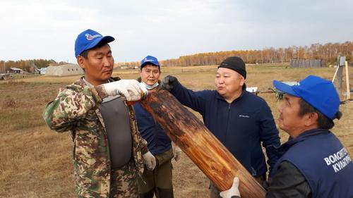 Волонтёры культуры восстанавливают объекты деревянного зодчества в Якутии