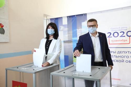 Алексей Текслер проголосовал на выборах депутатов Законодательного Собрания
