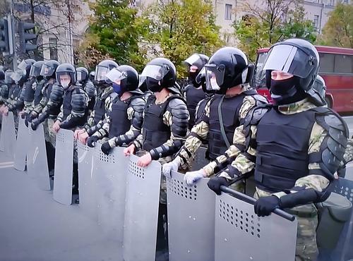 МВД Белоруссии подтвердило использование оружия на акции протеста в Минске