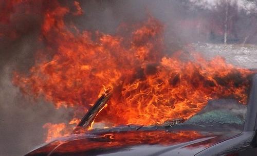 В ночь на понедельник в Калуге сгорели два автомобиля