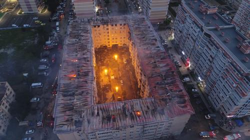 В Краснодаре крупный пожар в высотке лишил крыши над головой жильцов 64 квартир