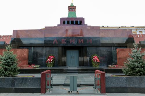 Жириновский призвал не делать из  Красной площади «кладбище»