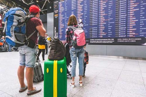 Причиной для невыезда за рубеж может стать ограничение Службы судебных приставов