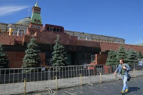 40 процентов россиян считают, что тело Ленина нужно захоронить на кладбище