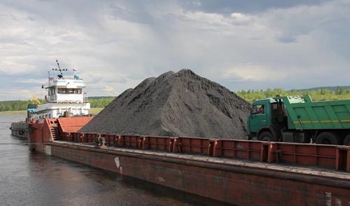 В Хабаровском крае последний танкер для «северного завоза» начал погрузку