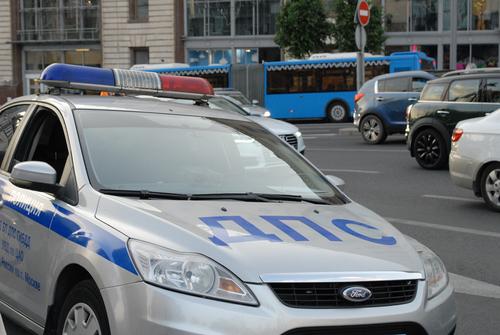 Полицейские установили личность водителя, врезавшегося в ворота резиденции посла США в Москве 