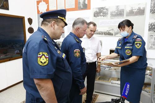 Губернатор Кубани и министр ГО и ЧС посетили Центр кризисных ситуаций