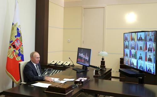Путин: Губернаторы несут ответственность за защиту жизни и здоровья граждан в регионах 