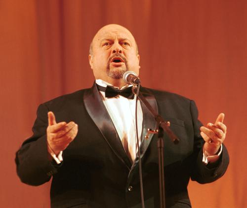 На 75-м году жизни умер оперный певец Вячеслав Войнаровский