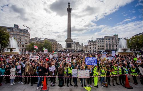 Лондон забастовал против пандемии
