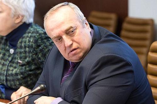 Клинцевич заявил, что Киеву надо думать о погибших при крушении, а не о карте Крыма