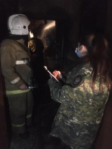 Пять человек погибли при пожаре в квартире в городе Тавда на Урале