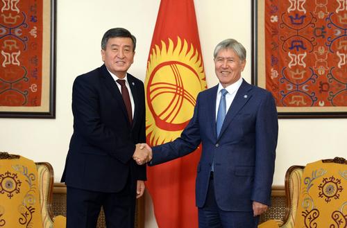 Президент Киргизии ведёт переговоры с российской стороной о предоставлении убежища