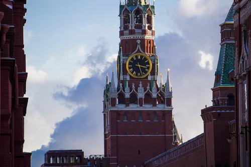 В ночь на пятницу на Спасской башне Кремля временно остановят куранты