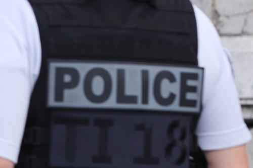 Двое полицейских получили ранения в результате нападения во Франции