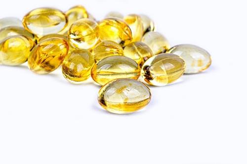 Врач Малоземов сообщил, что витамин D помогает организму противостоять COVID-19