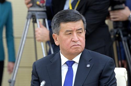 Президент Киргизии подписал указ об отставке правительства и премьер-министра страны
