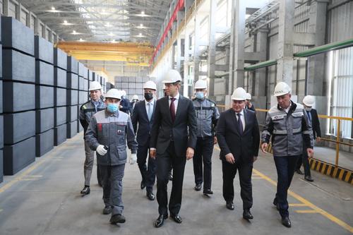 Денис Мантуров посетил Волгоградский алюминиевый завод 