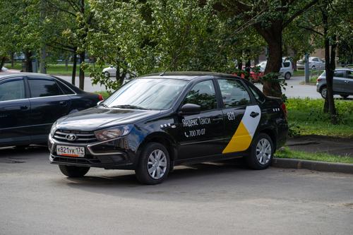 «Яндекс. Такси» будет возить южноуральцев на КТ