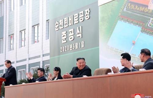 Ким Чен Ын извинился перед Северной Кореей за неудачи