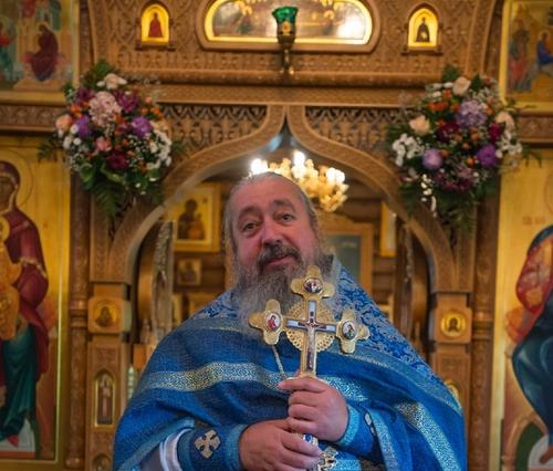 В Москве священник Дмитрий Арзуманов скончался от осложнений из-за коронавируса COVID-19