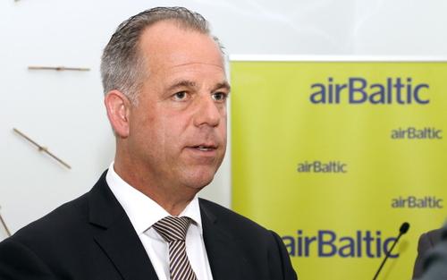 Латвийская авиакомпания AirBaltic планирует попросить вновь денег у государства