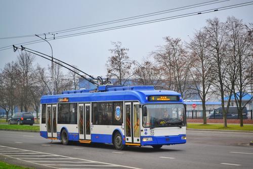 Во Владимирской области в городе Коврове троллейбус врезался в столб