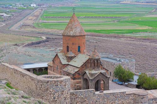 Грузия и Азербайджан спорят из-за монастыря. Виновен как всегда Саакашвили