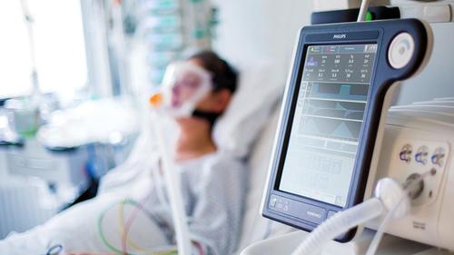 13 пациентов коронавирусного госпиталя умерли из-за отсутствия кислорода для аппаратов ИВЛ. Убивает не COVID, а халатность