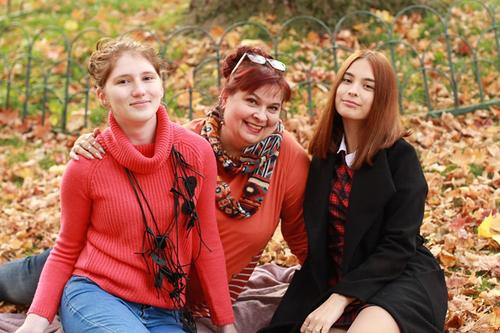 В Подмосковье приемная семья помогает девушке, которую мать не выпускала из дома