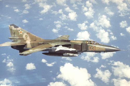 Американский пилот оценил российский военный самолет МиГ-23 как «удивительно проворный» истребитель