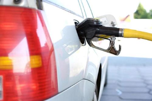 Цены на бензин стали расти в большинстве регионов России