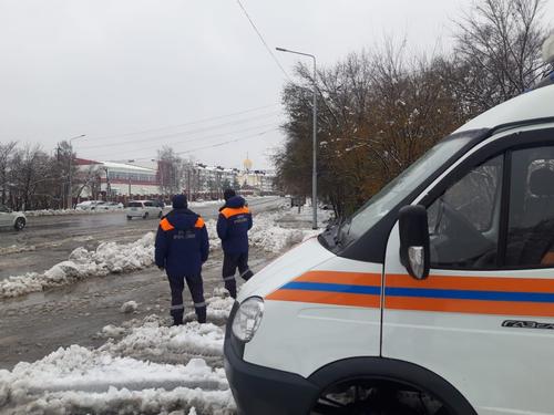 Снегопад в Хабаровском крае остановил движение на дорогах