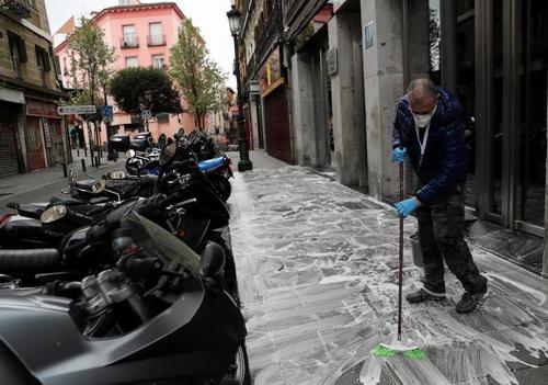 Власти Испании намерены продлить особый режим из-за COVID-19 до мая