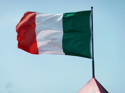 Итальянский сенатор призвал Евросоюз отменить антироссийские санкции