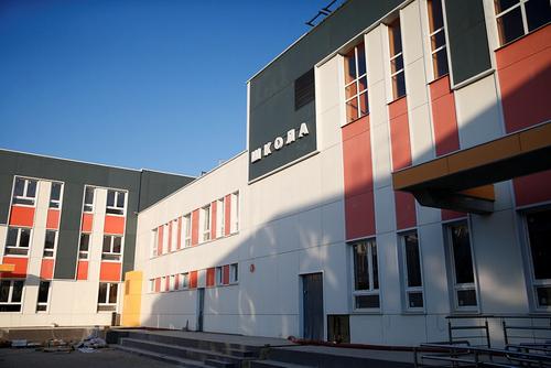 Школа более чем на тысячу мест в районе Западного Обхода Краснодара почти готова