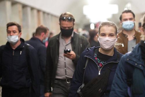 В России начался режим обязательного ношения масок в общественных местах