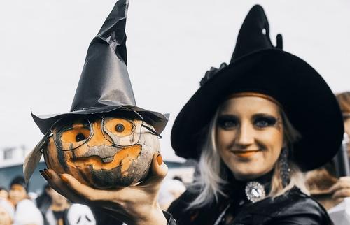 Хэллоуин в России: ненужный праздник или яркое торжество
