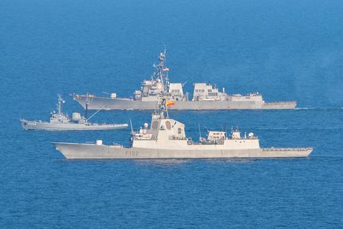 Avia.pro: в Черное море вошли шесть кораблей НАТО, изначально двигавшихся в сторону Крыма