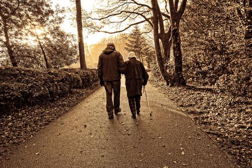 Исследователи рассказали, как общение с внуками помогает пожилым людям эмоционально не стареть
